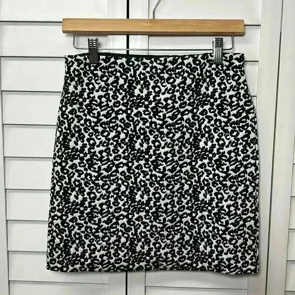Express Leopard Print Pull On Stretch Mini Pencil Skirt Size XS Black/White NWT
